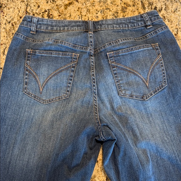 Lane Bryant Venezia Bootcut Jean Women's 14 Regular EUC - Picture 9 of 12